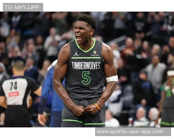 爱德华兹上半场表现分析5中3罚球全中贡献12分失误频繁正负值惨淡