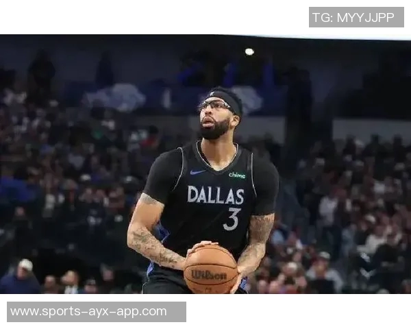 戴维斯左手受伤正在咨询多方专家以确定最佳治疗方案