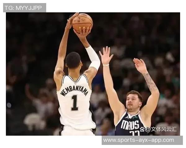 三球半场表现不佳仅得6分三分球全失篮筐加盖引发热议 三球半场表现不佳仅得6分三分球全失篮筐加盖引发热议